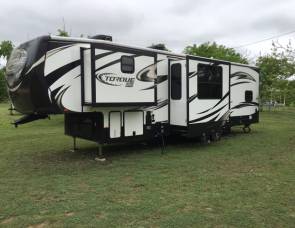 2015 Heartland Torque 325