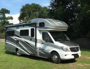 2017 Winnebago 24j Navion