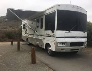 2004 2003 Winnebago 30b