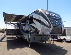 2015 Keystone Fuzion chrome