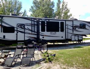 2015 Xlr thunderbolt Forest river