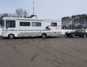 2004 Winnebago Sightseer 30B