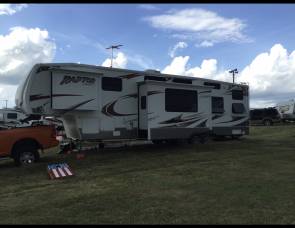 2010 Keystone Raptor