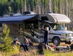 2016 Thor Four Winds 28z