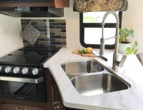 2019 Forest River Sunseeker 3270DSF Bunkhouse