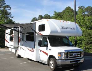2017 DOG FRIENDLY BUNKHOUSE Sunseeker 3170 SLEEPS 10!