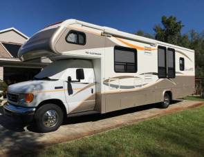 2013 Fleetwood Jamboree A/C Class , like new with only 33000 miles