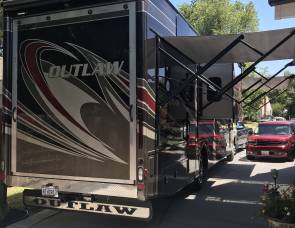 2017 Thor Outlaw RB Toy Hauler
