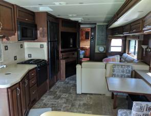 2013 Fleetwood Bounder 35K