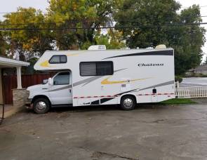 2010 Ford Chateau