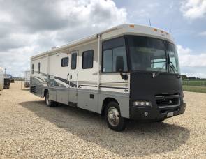 2005 Winnebago Adventurer