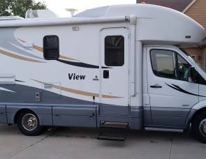 2012 Winnabago View 24M