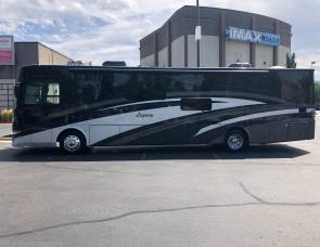 2018 Forest River Legacy 38'