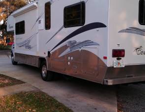 2005 Coachman Leprechaun
