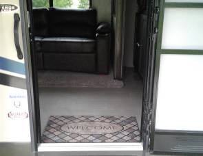 2017 Shadow Cruiser 282 Bhs