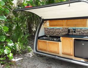 2006 Dutchman Tag Along (DELIVERY, SETUP AND REMOVAL AVAILABLE*)