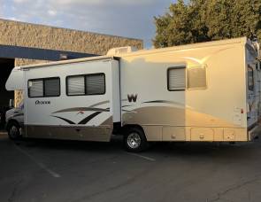 2006 Winnebago Outlook