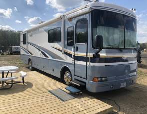 2005 Discovery by Fleetwood Bounder