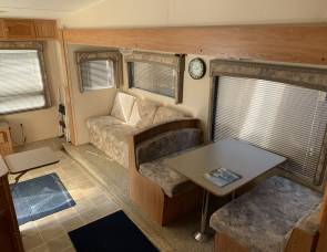 2004 R-Vision Trail Vision