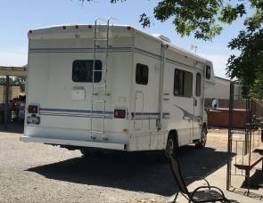 2004 Winnebago Minnie