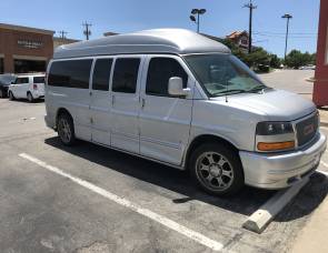 2014 GMC Savana 9 Passenger Conversion Van