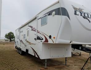 2009 Heartland Cyclone 3795