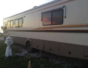 2004 Fleetwood Bounder in Texas