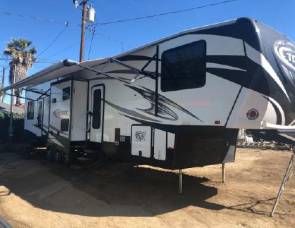2018 Heartland Toy hauler