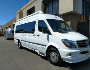 2018 Airstream Tommy Bahama
