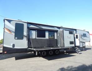 2019 XLR 422AMP