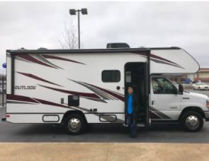 2019 Winnebago Outlook