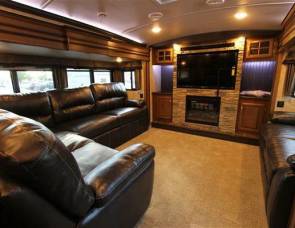 2016 Montana 3711FL