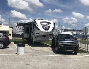 2017 Grand Design Momentum 350M