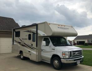 2015 Winnebago Minnie Winnie 22R