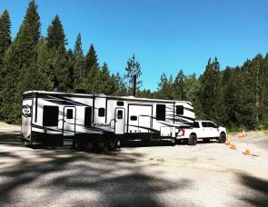2018 Keystone Fuzion 427
