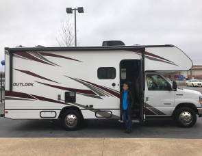 2019 Winnebago Outlook
