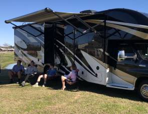 2019 Ultimate Family Bunkhouse Fully Loaded and Stocked!!