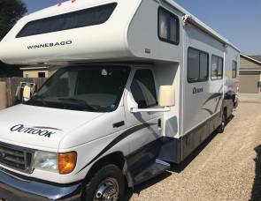 2006 FULLY LOADED Winnebago Motorhome