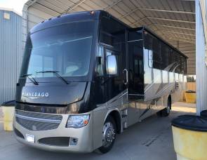 2016 Winnebago Adventurer