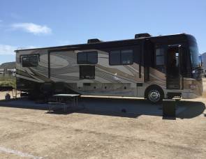 2010 Fleetwood Discovery 40’