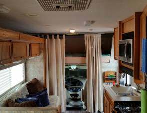 2008 Winnebago Chalet