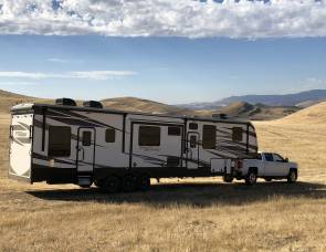 2018 Keystone Fuzion 414