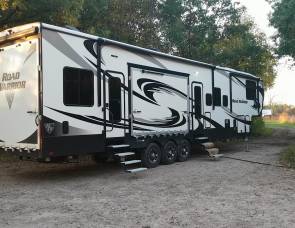 2018 Heartland Road Warrior 427 toy hauler