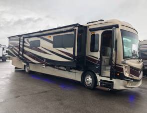 2017 fleetwood discovery 39F
