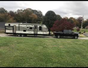 2017 Starcraft Autumn Ridge 329 BHU