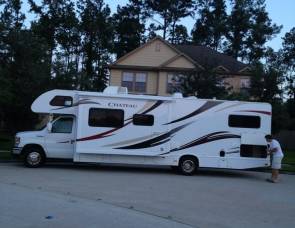 2013 Thor Chateau with Bunk Beds!!