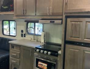 2019 Forest River Vengeance Rogue 295A18