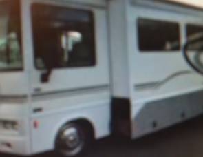 2004 Winnebago Sightseerer 30B