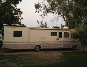 2005 Fleetwood Bounder