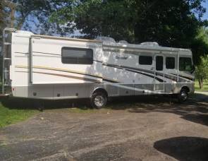 2005 Fleetwood Bounder - HAl266